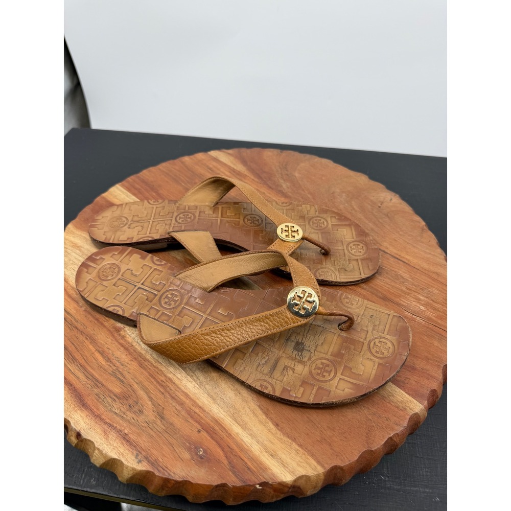 Tory Burch Logo Thong Sandals Women Size 9 Tan Leather Embossed Flat Flip Flops